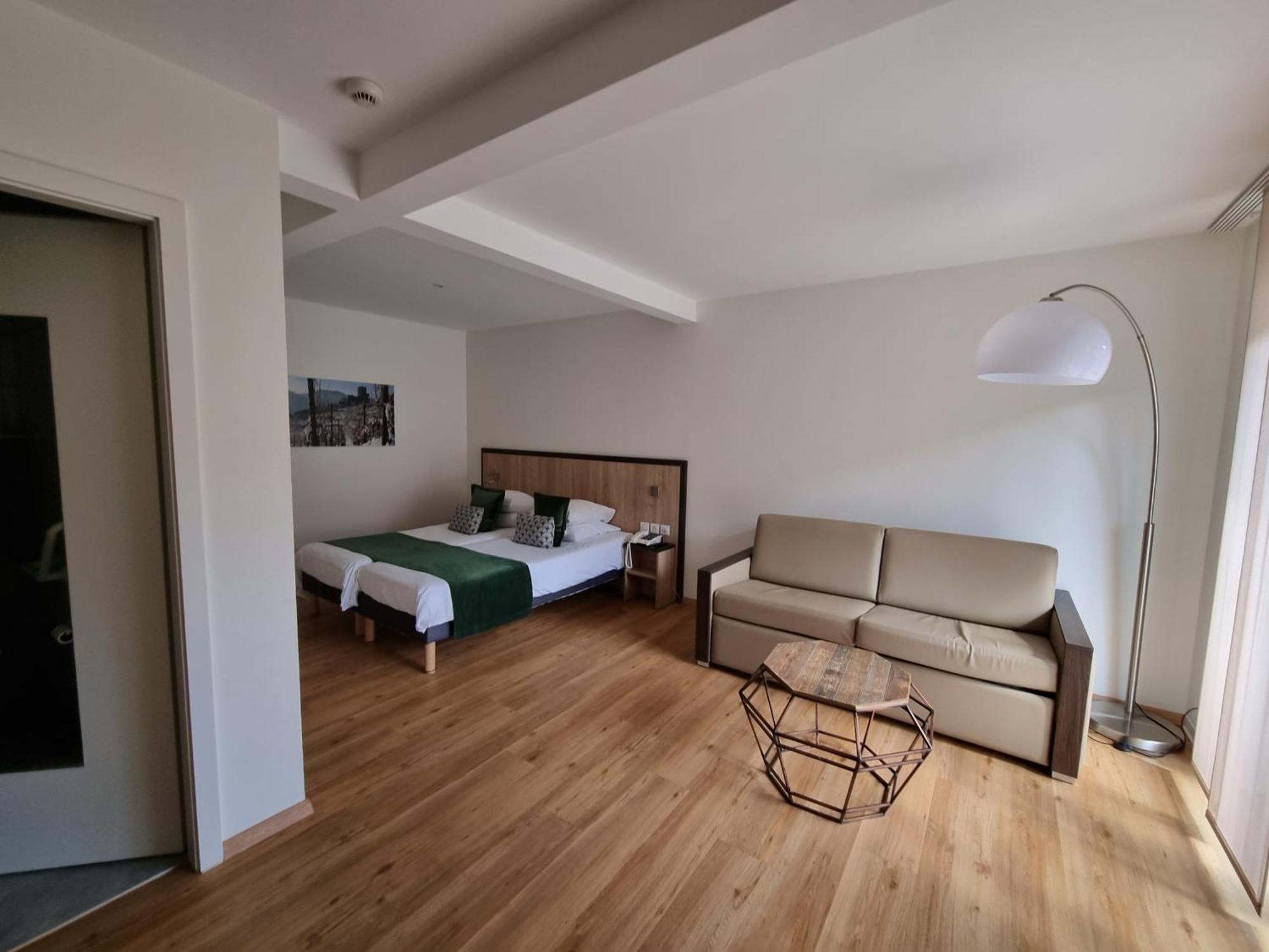 Logis Hotel Restaurant De La Poste Et Spa De Montagne Le Bonhomme Cameră foto